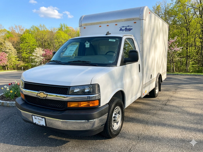 2025 Chevrolet Express Cutaway 3500 1WT