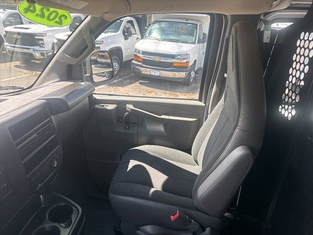 2024 Chevrolet Express Cargo 2500 WT