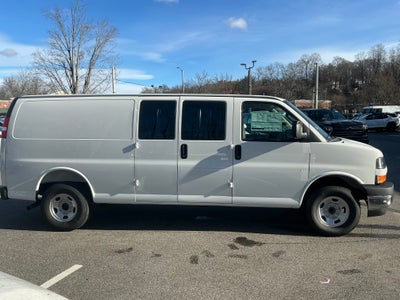 2025 Chevrolet Express Cargo 3500 WT