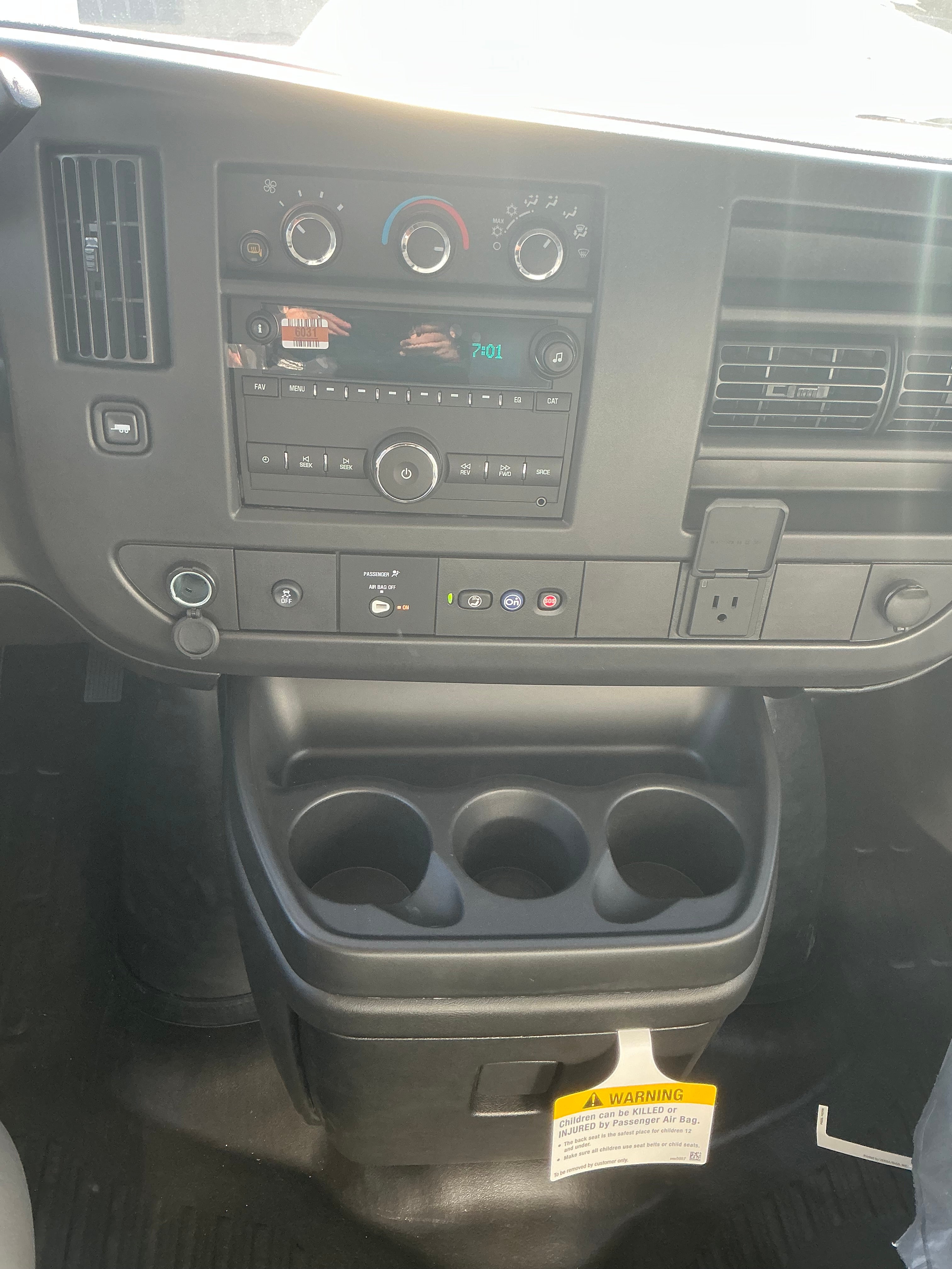 2025 Chevrolet Express Cargo 3500 WT