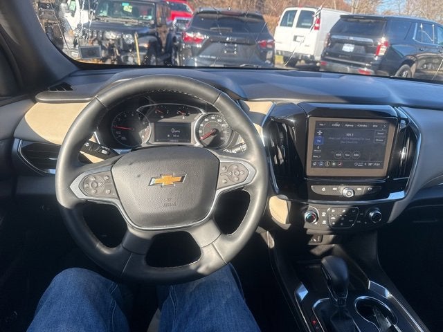 2023 Chevrolet Traverse LT Leather