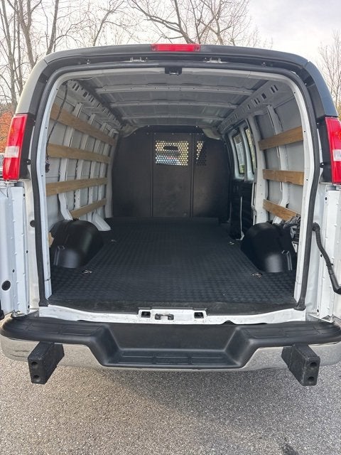 2023 GMC Savana Cargo 2500 Work Van