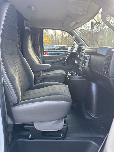 2023 GMC Savana Cargo 2500 Work Van