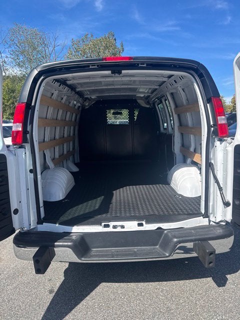 2025 GMC Savana Cargo Work Van