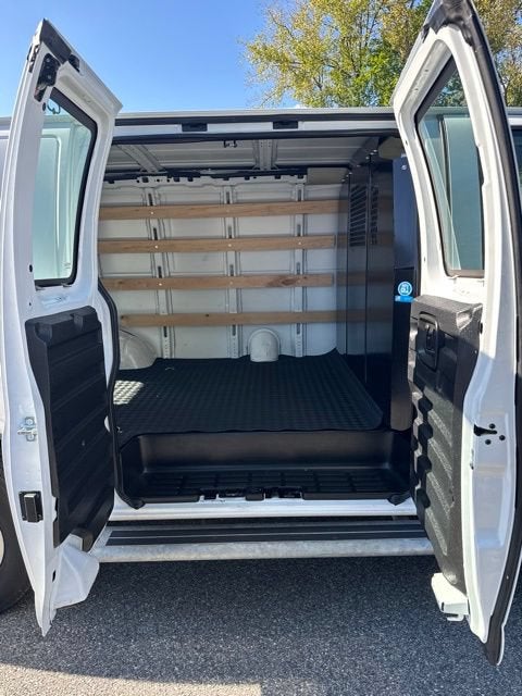 2025 GMC Savana Cargo Work Van