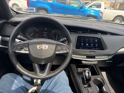 2023 Cadillac XT4 Premium Luxury
