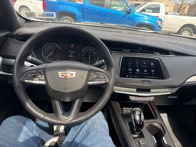 2023 Cadillac XT4 Premium Luxury