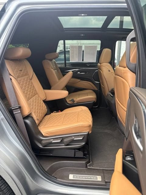 2024 Cadillac Escalade Sport