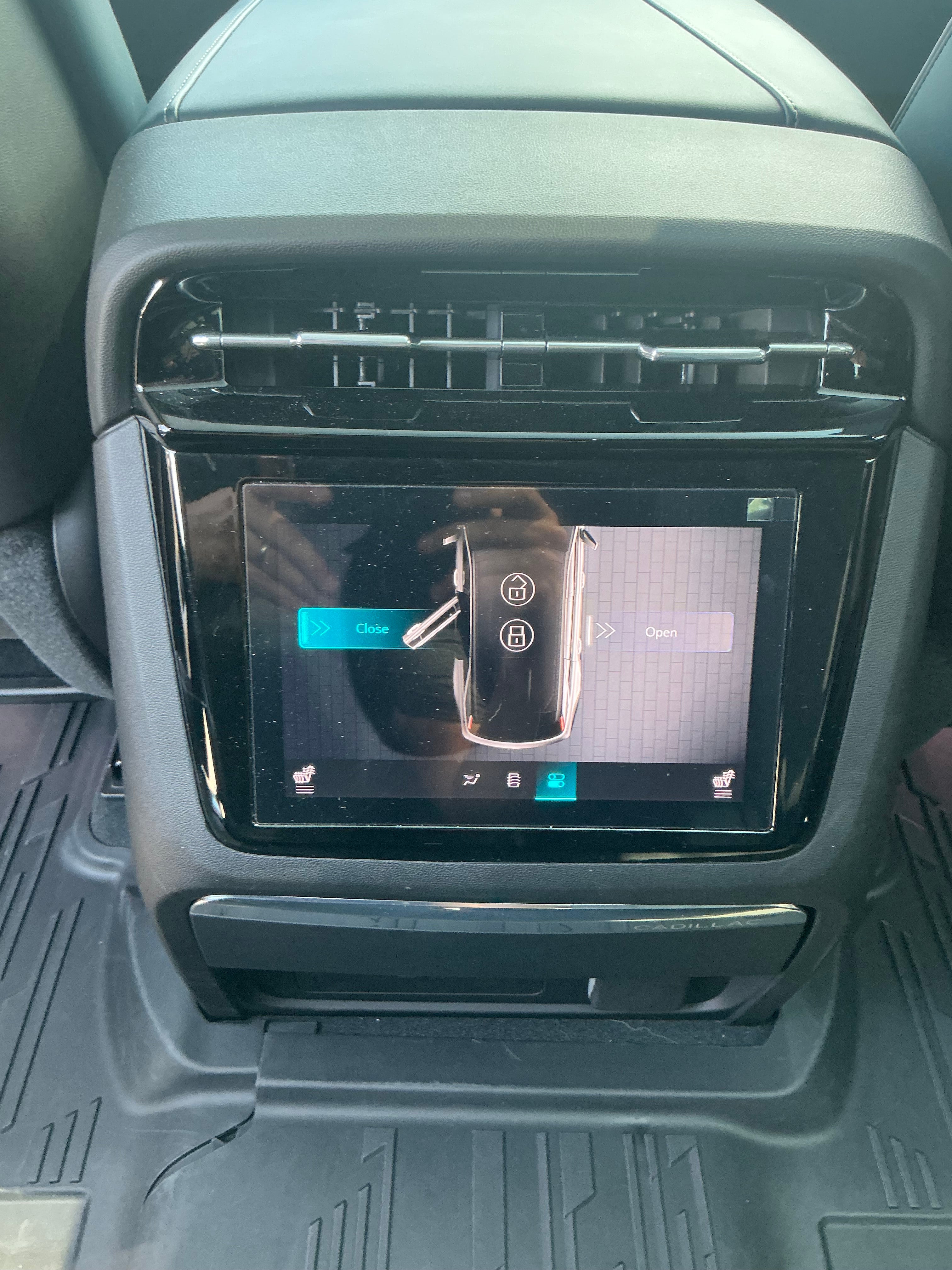 2025 Cadillac ESCALADE IQ Luxury 2
