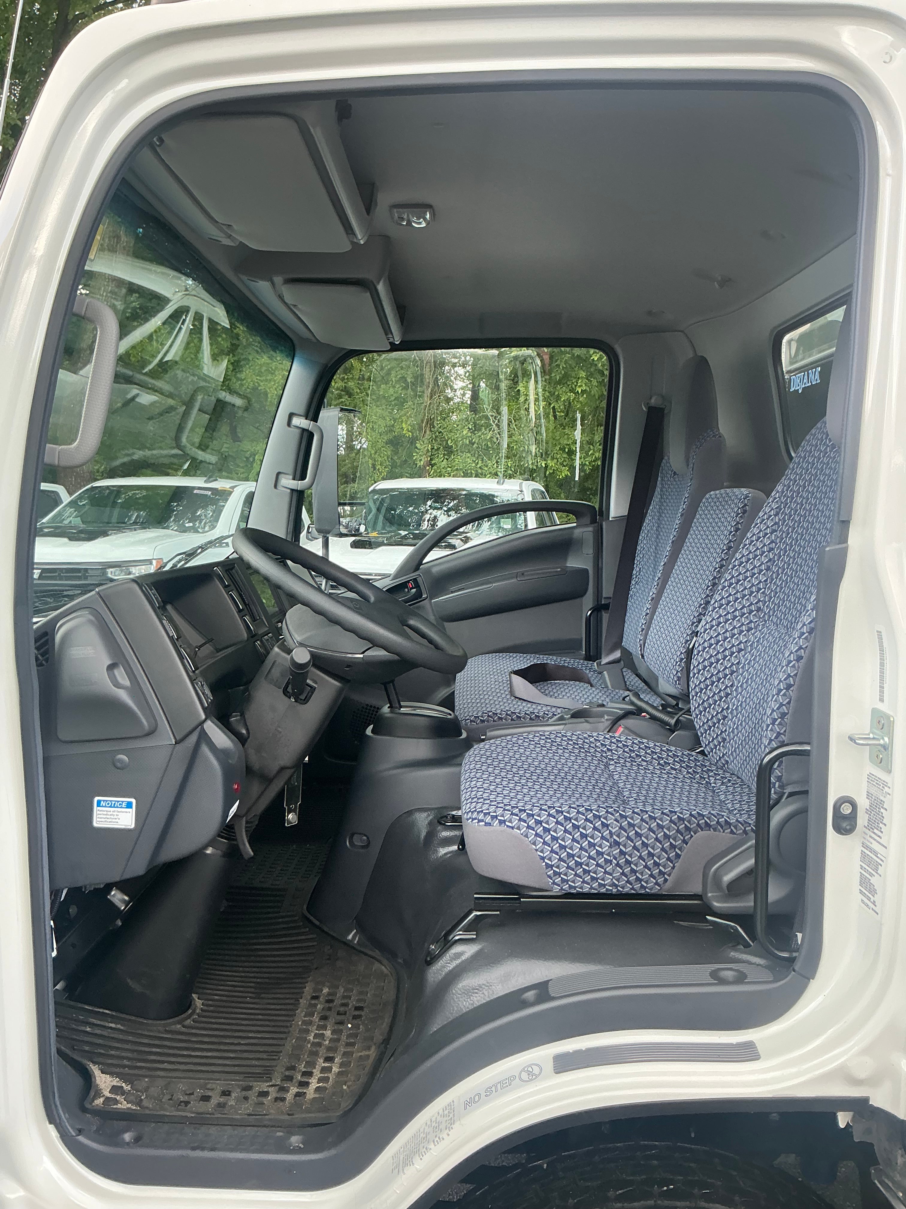 2025 Chevrolet Low Cab Forward 4500 HG 1WT